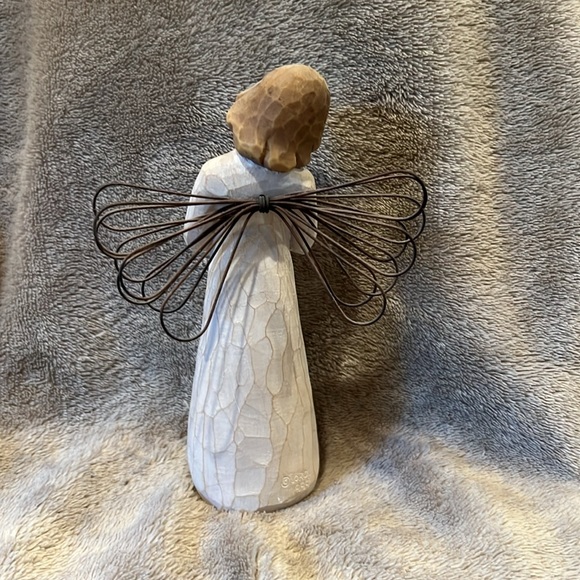 Willow Tree Angel of Healing figurine - Picture 2 of 3